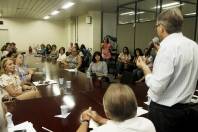 Imagens da assinatura da Lei que institui a Política Municipal de Fomento à Economia Solidária e Lei que dispõe sobre a Política, o Plano e a Segurança Alimentar e Nutricional em Joinville nesta segunda-feira (12/11) - Fotografo: Kátia Nascimento - Data: 12/11/2012