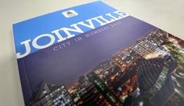 Caderno Joinville Cidade em Dados 2014 ganha versão em inglês - Fotografo: Rogerio da Silva - Data: 18/08/2014
