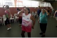 Sra. Odézia de Oliveira Alves = Fazendo ginástica na Arena Joinville = Programa Mexa-se com a Felej. - Fotografo: Phelippe José - Data: 12/03/2015