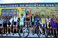 Joinville subiu ao ponto mais alto do pódio na segunda etapa da Copa Internacional de Mountain Bike. Ricardo Pscheidt, atleta da Fundação de Esportes, Lazer e Eventos de Joinville (FELEJ), venceu os adversários, a chuva e a lama. - Fotografo: Divulgação - FELEJ - Data: 08/05/2012