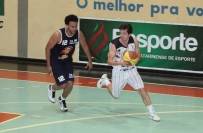Equipe Basquete masculino de Joinville competindo  nos Jogos Regionais em Pomerode. - Fotografo: Phelippe José da Silva - Data: 17/10/2014