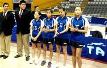 A atleta da Felej, Alexia Nakashima, desembarca em Joinville nesta segunda-feira (25/6) trazendo para Casa duas medalhas de ouro, uma por equipes e a outra em dupla feminina. O êxito foi obtido no XXI Campeonato Sulamericano Mirim de Tênis de Mesa, que ocorreu em Lima no Peru. - Fotografo: Divulgação Felej - Data: 25/06/2012