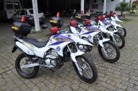 O Instituto de Trânsito e Transporte de Joinville (Ittran) adquiriu quatro motos Honda XRE300. Elas serão usadas no deslocamento de agentes de trânsito às escolas que desenvolvem o Programa Aluno-guia e em ocorrências de trânsito - Fotografo: Divulgação Ittran - Data: 05/12/2012