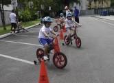 Felej reinicia Joinville Movimento na Avenida Hermann August Lepper = Aprendendo a corre de bicicleta. - Fotografo: Phelippe José - Data: 01/03/2015