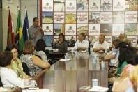 Imagens da assinatura da Lei que institui a Política Municipal de Fomento à Economia Solidária e Lei que dispõe sobre a Política, o Plano e a Segurança Alimentar e Nutricional em Joinville nesta segunda-feira (12/11) - Fotografo: Kátia Nascimento - Data: 12/11/2012