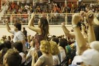 	O jogo de estréia da 4ª Edição do Novo Basquete Brasil entre Joinville x Brasília aconteceu nesta segunda (21/11) e inaugurou o novo piso do Centreventos Cau Hansen. A torcida compareceu para apoiar o Joinville - Fotografo: Kátia Nascimento - Data: 21/11/2011