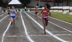 Atletismo feminino de joinville competindo nos 27º Joguinhos de SC em Caçador = atleta Bruna Maria Cestrem(Vermelho) - Fotografo: Phelippe José da Silva - Data: 29/07/2014