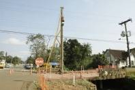 A Prefeitura de Joinville está ampliando a ponte da rua Criciúma, uma ação que integra as obras de de controle de inundações em ruas dos bairros América e Glória. A ampliação da ponte vai aumentar a vazão do rio. - Fotografo: Kátia Nascimento - Data: 16/08/2011