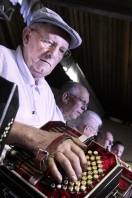 A 12ª Bandoneon Fest é patrocinada pela Prefeitura de Joinville, Fundação Cultural e Simdec, com apoio da Fundação Turística de Joinville. Neste domingo (20/5) a programação começou às 8h30 na Sociedade Rio da Prata, em Pirabeiraba. No palco gerações mantém a tradição. - Fotografo: Mauro Artur Schlieck - Data: 20/05/2012