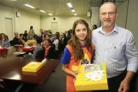 Na manhã dessa quarta-feira (09/04), os nove alunos do projeto Aluno Guia, premiados pelo concurso Todos Por um Trânsito Melhor, receberam um kit escolar e tomaram café com o Prefeito Carlito Merss. Luana Monteiro da Escola Municipal João Costa. - Fotografo: Kátia Nascimento - Data: 09/05/2012