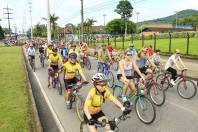 Dentro da Programação de Aniversário dos 161 anos de Joinville aconteceu neste domingo (04/3) o passeio ciclístico. A saída foi em frente à Associação Atlética Tupy. - Fotografo: Mauro Artur Schlieck - Data: 04/03/2012