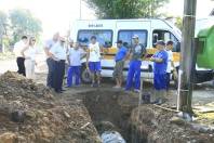 O prefeito em exercício de Joinville, Ingo Butzke, visitou na manhã desta sexta-feira (20/1) a região de cobertura da Secretaria Regional do Vila Nova. Na foto trabalho de drenagem na rua  Madalena Tagliaferri. - Fotografo: Mauro Artur Schlieck - Data: 20/01/2012